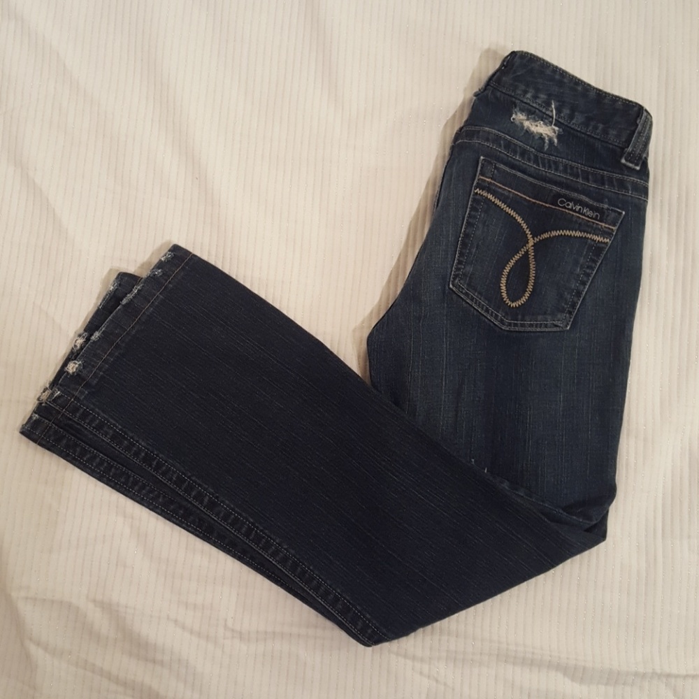 Calvin Klein Modern Flare distressed jeans sz 6